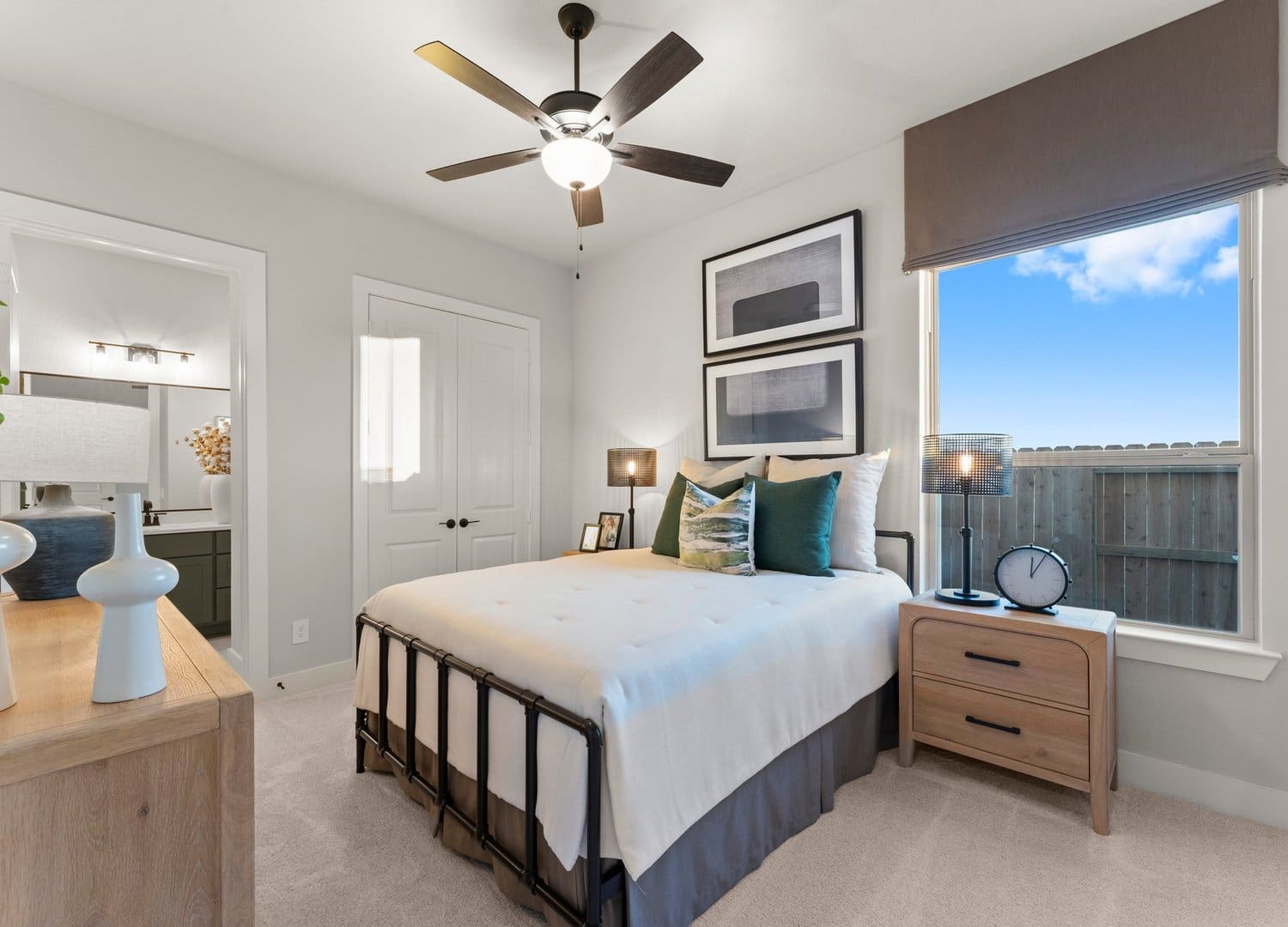 Bright secondary suite in the Sitterle Teramo model